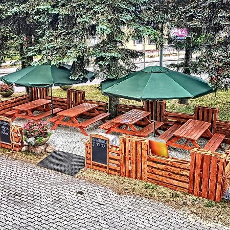 "Aleksandrowka" Restauracja I Noclegi Horyniec Buitenkant foto