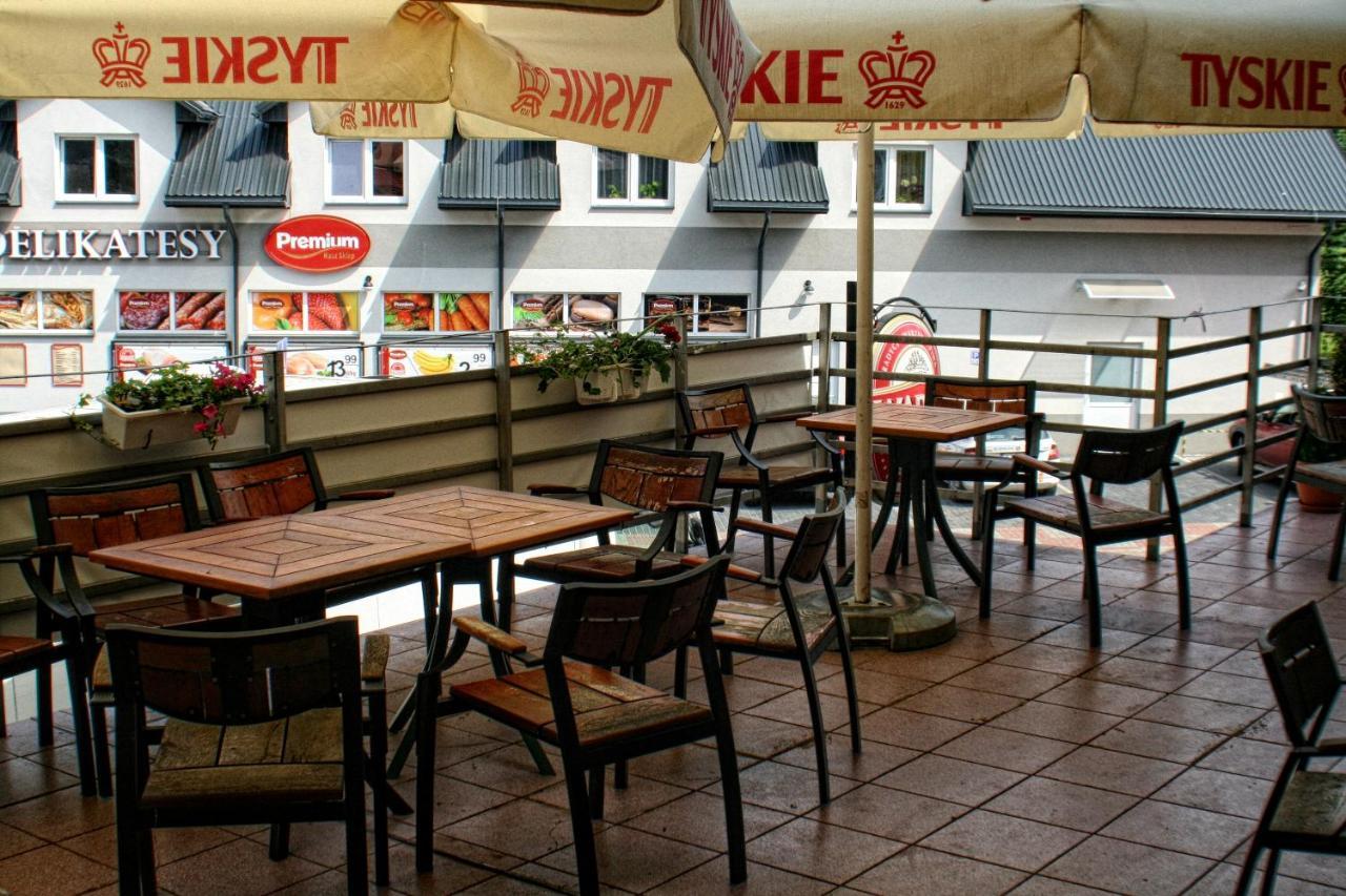"Aleksandrowka" Restauracja I Noclegi Horyniec Buitenkant foto