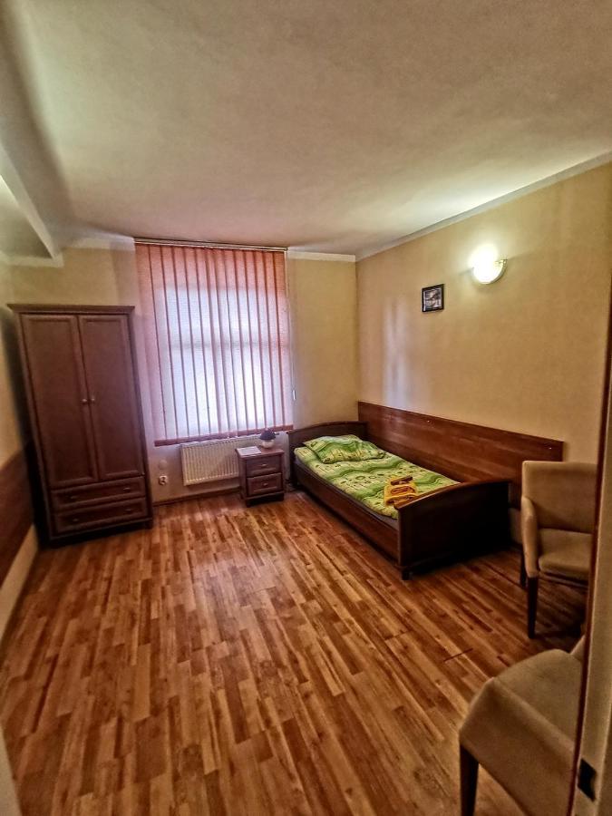 "Aleksandrowka" Restauracja I Noclegi Horyniec Buitenkant foto