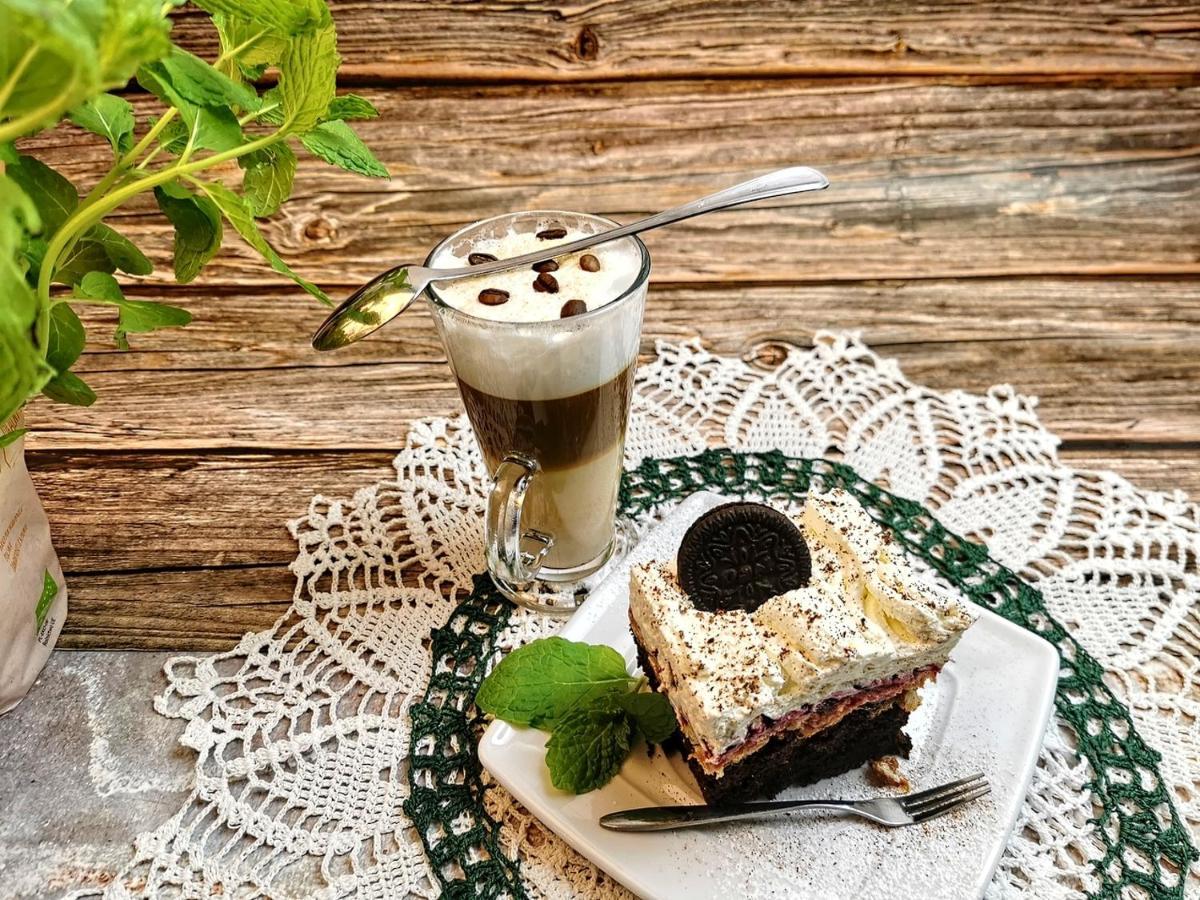"Aleksandrowka" Restauracja I Noclegi Horyniec Buitenkant foto